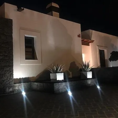 Belvilla By Oyo A, Cleaning Included Hébergement de vacances Playa Blanca (Lanzarote)
